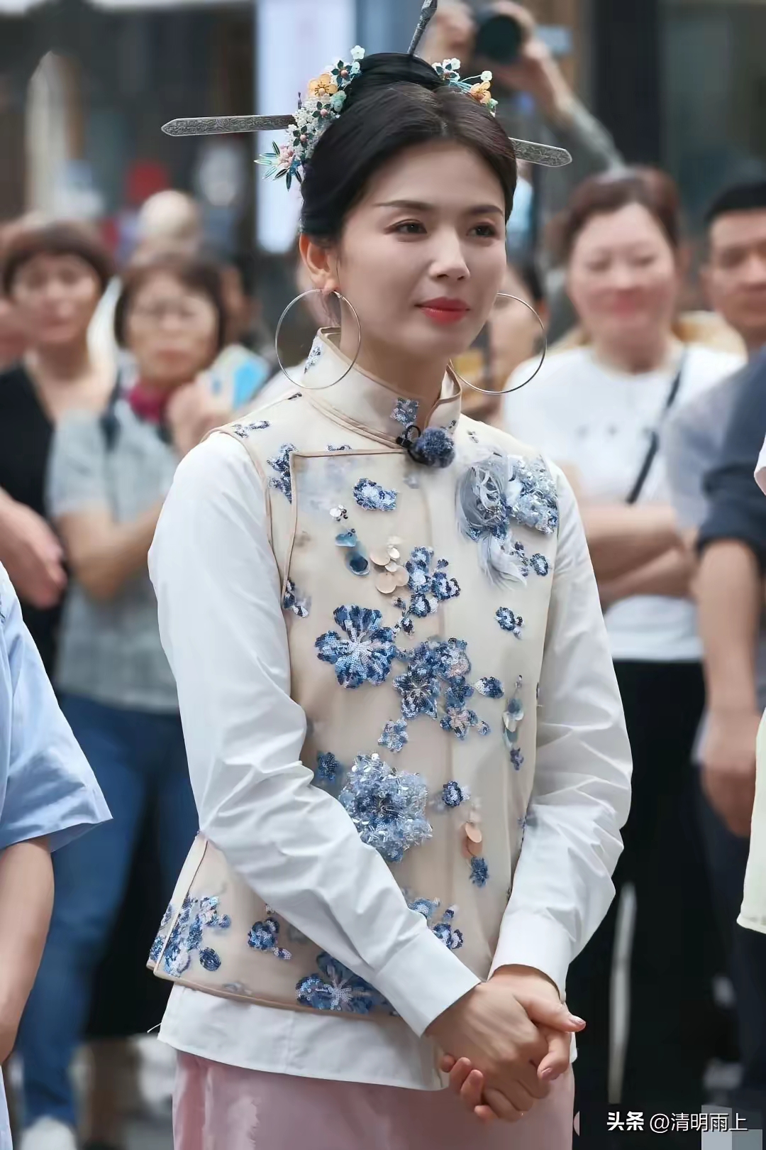 厉害了我的姐 刘涛这下是真混上体制了 47岁的她刚参加完妈祖诞辰又