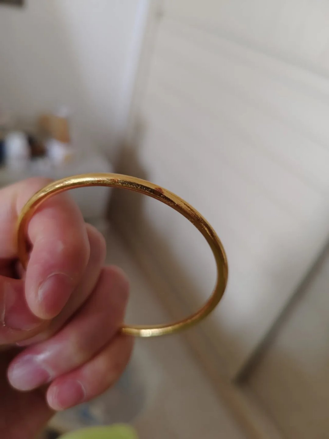 这是我去年五一在老庙黄金买的镯子,后来因为怀孕一直没带,今天拿出来