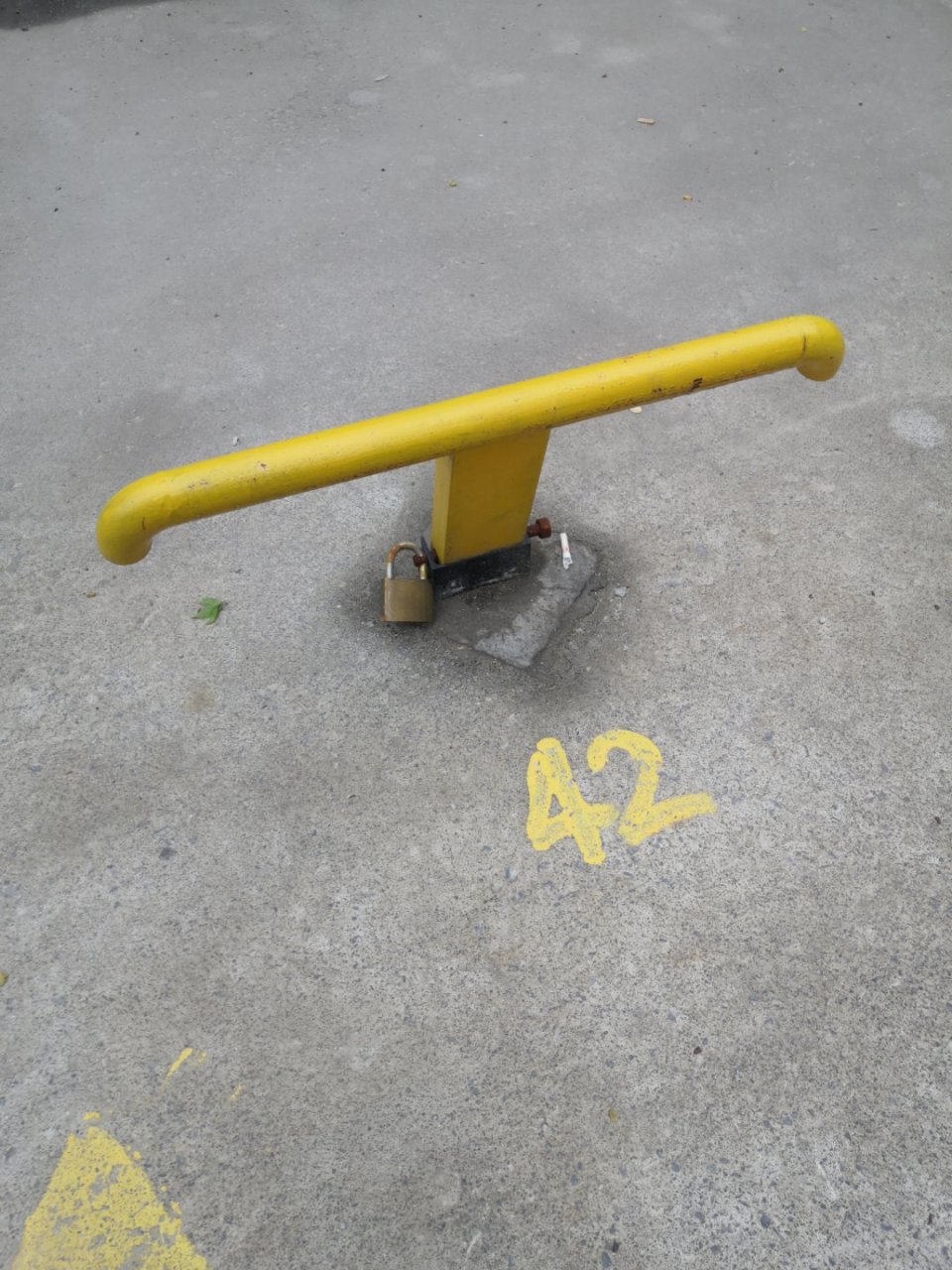 淄博市,周村区,机场路,桃园小区附近的停车位,是公共的还是私人占有的