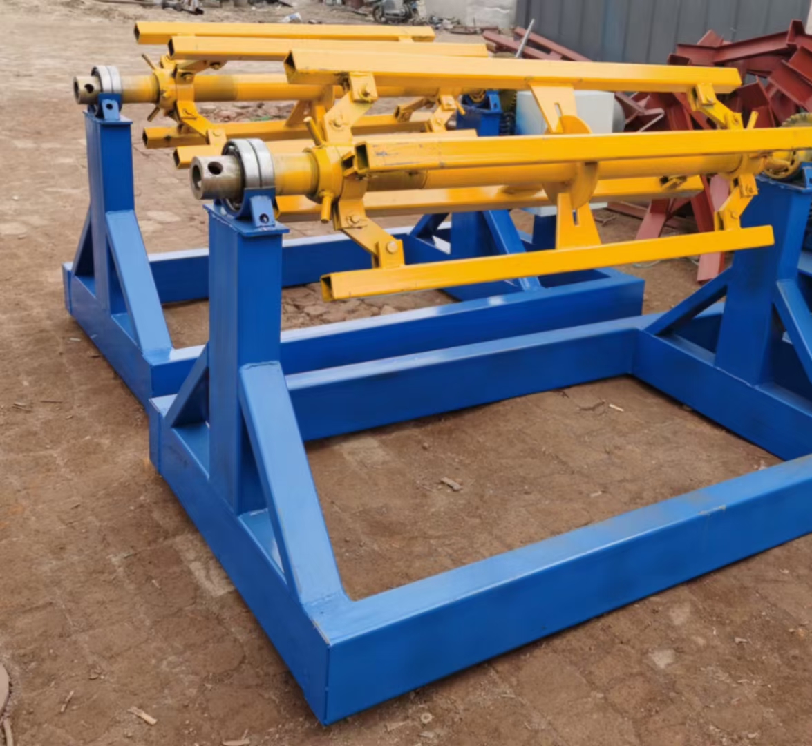 彩钢卷专用支架料架.各种型号规格齐全,自动半自动均可定制.