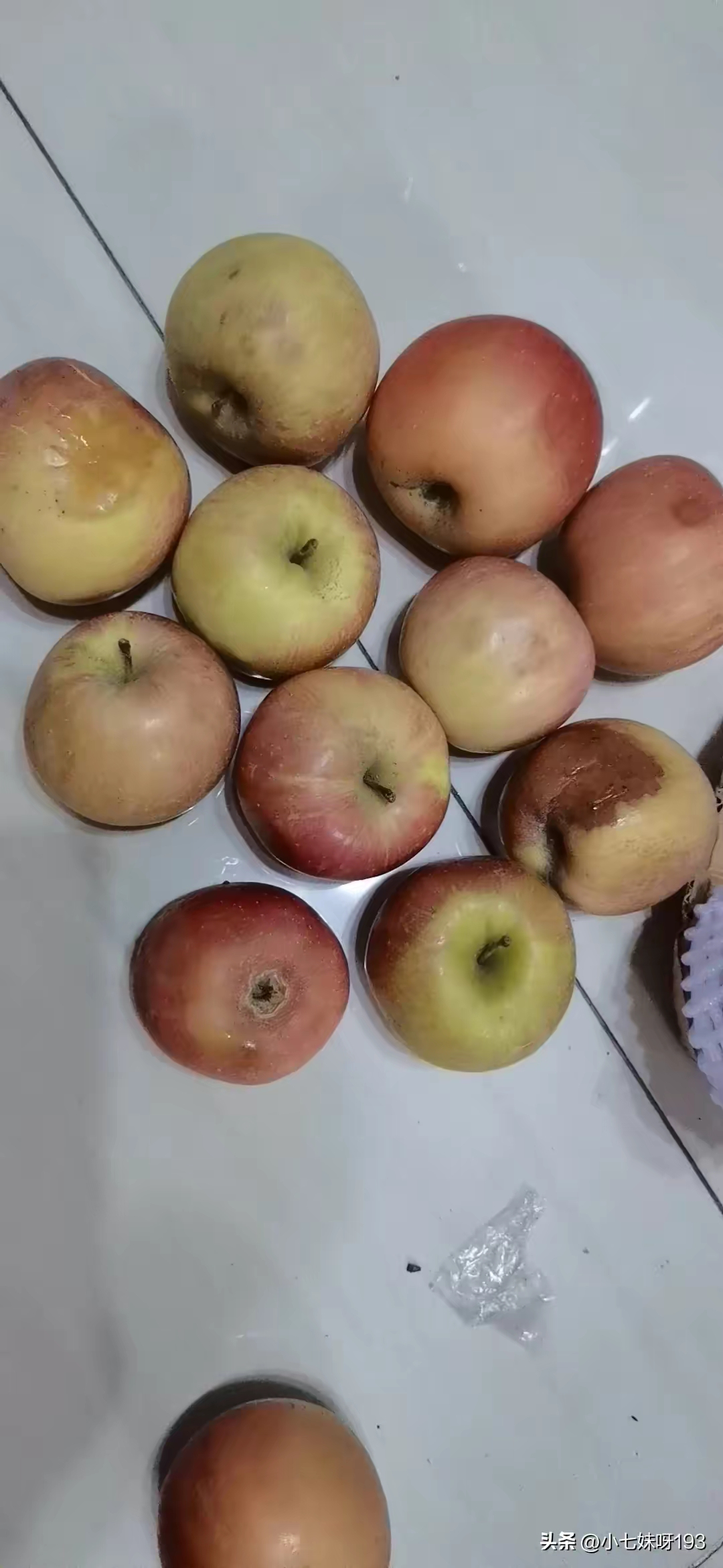 我在夕夕买的嘎啦果,结果给我发来了这样的,明明我在水果店买的嘎啦