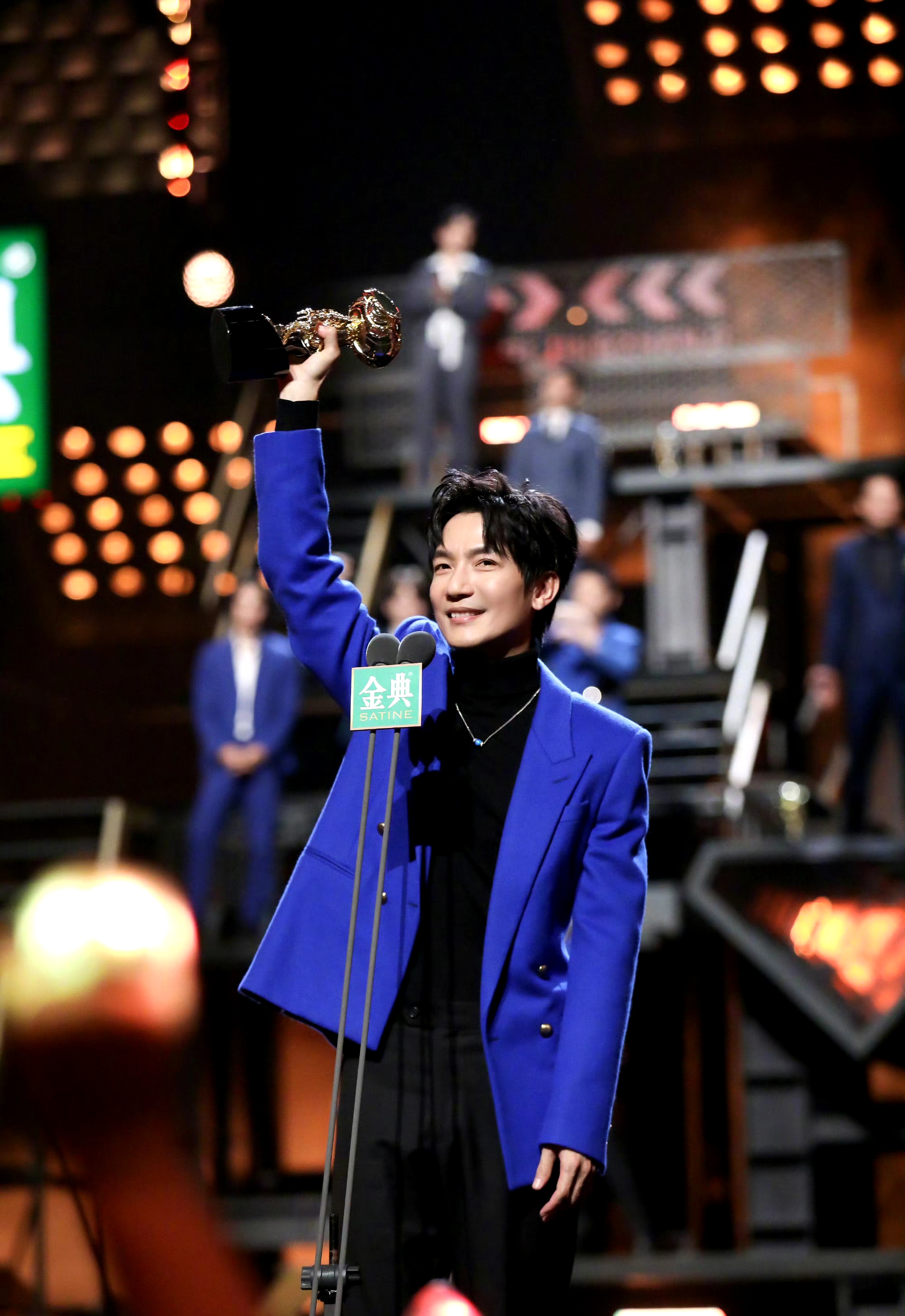 陈楚生最近可是风光无限,参加《披荆斩棘3》和《声生不息·家年华》都