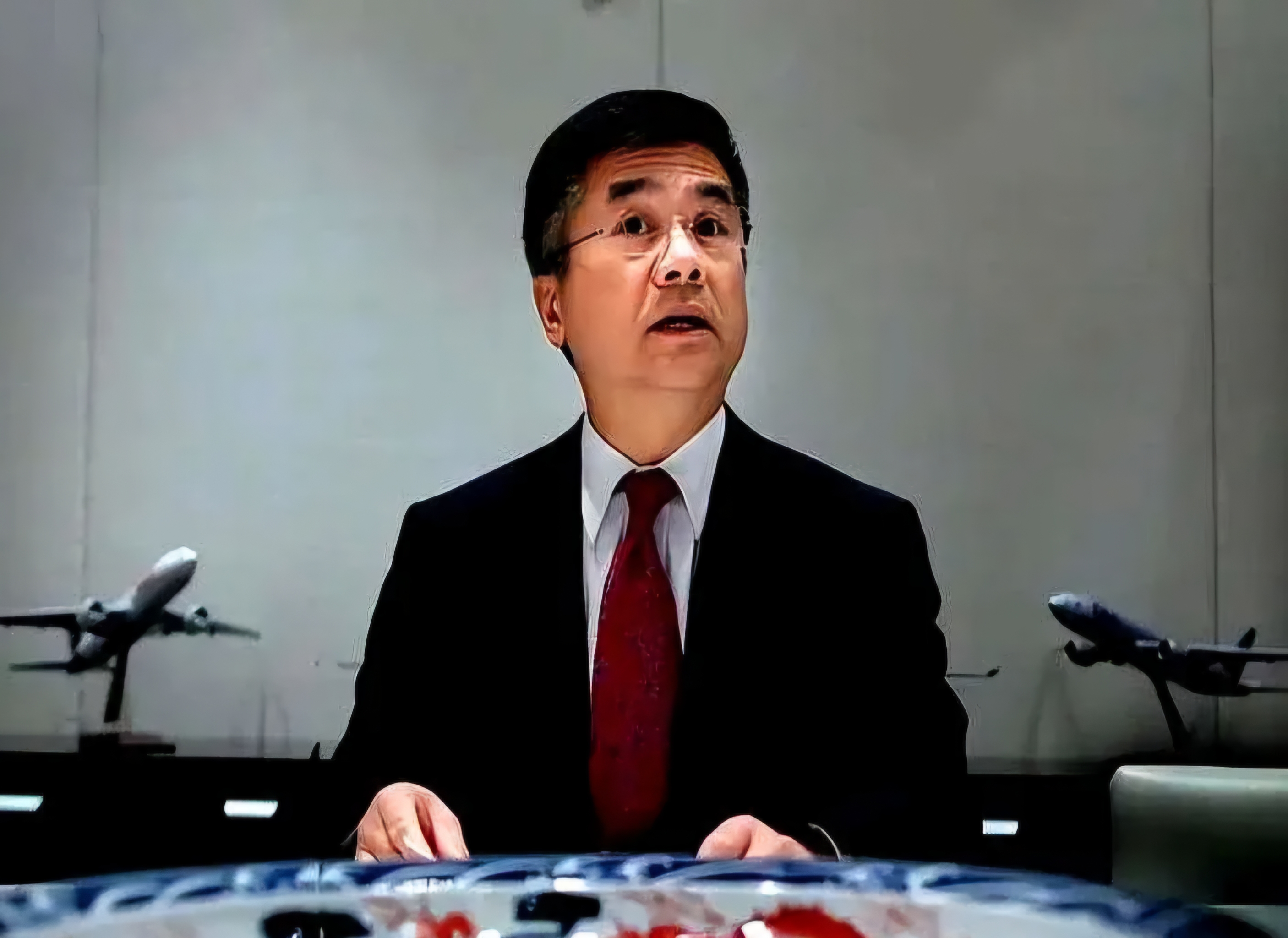 就是他,骆家辉!