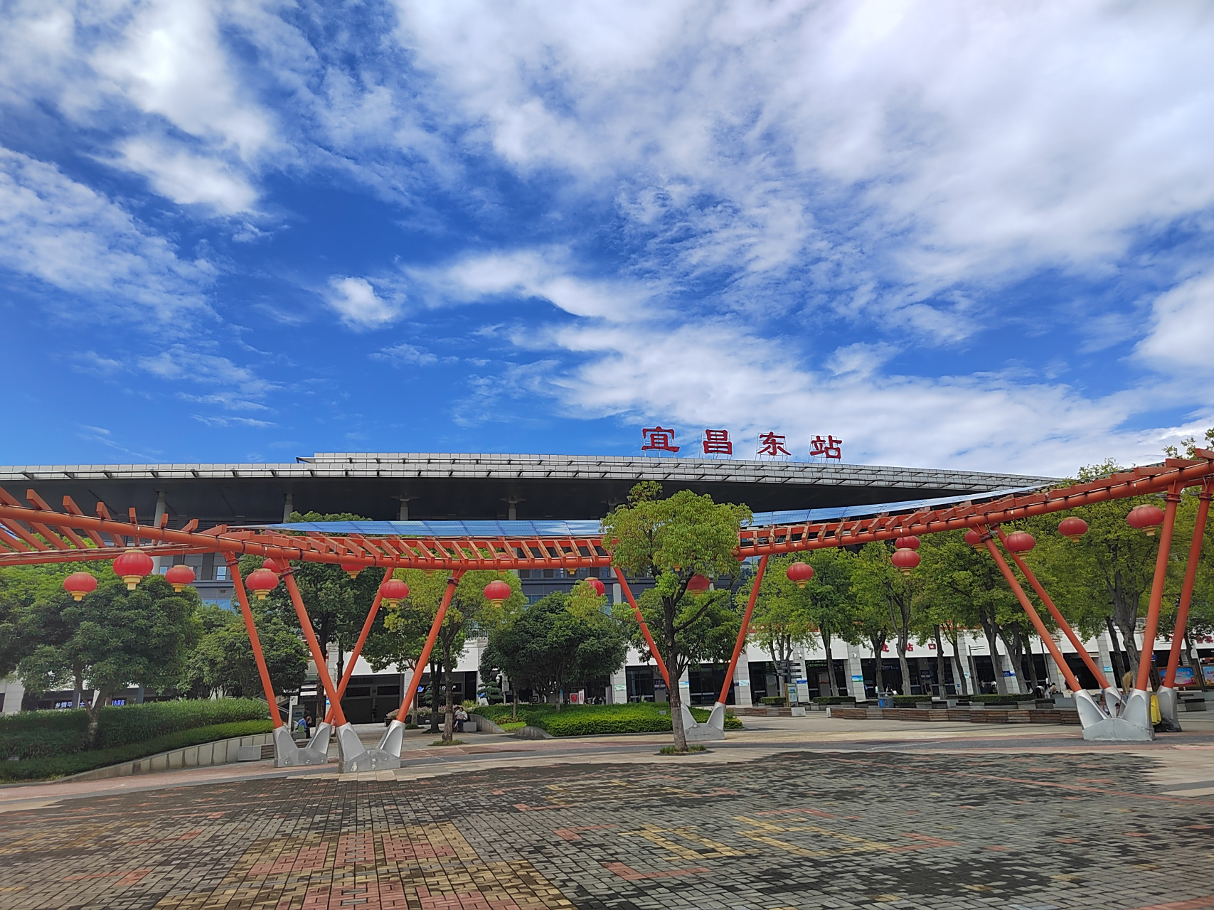 自然风光#8月13日下午的宜昌东站!