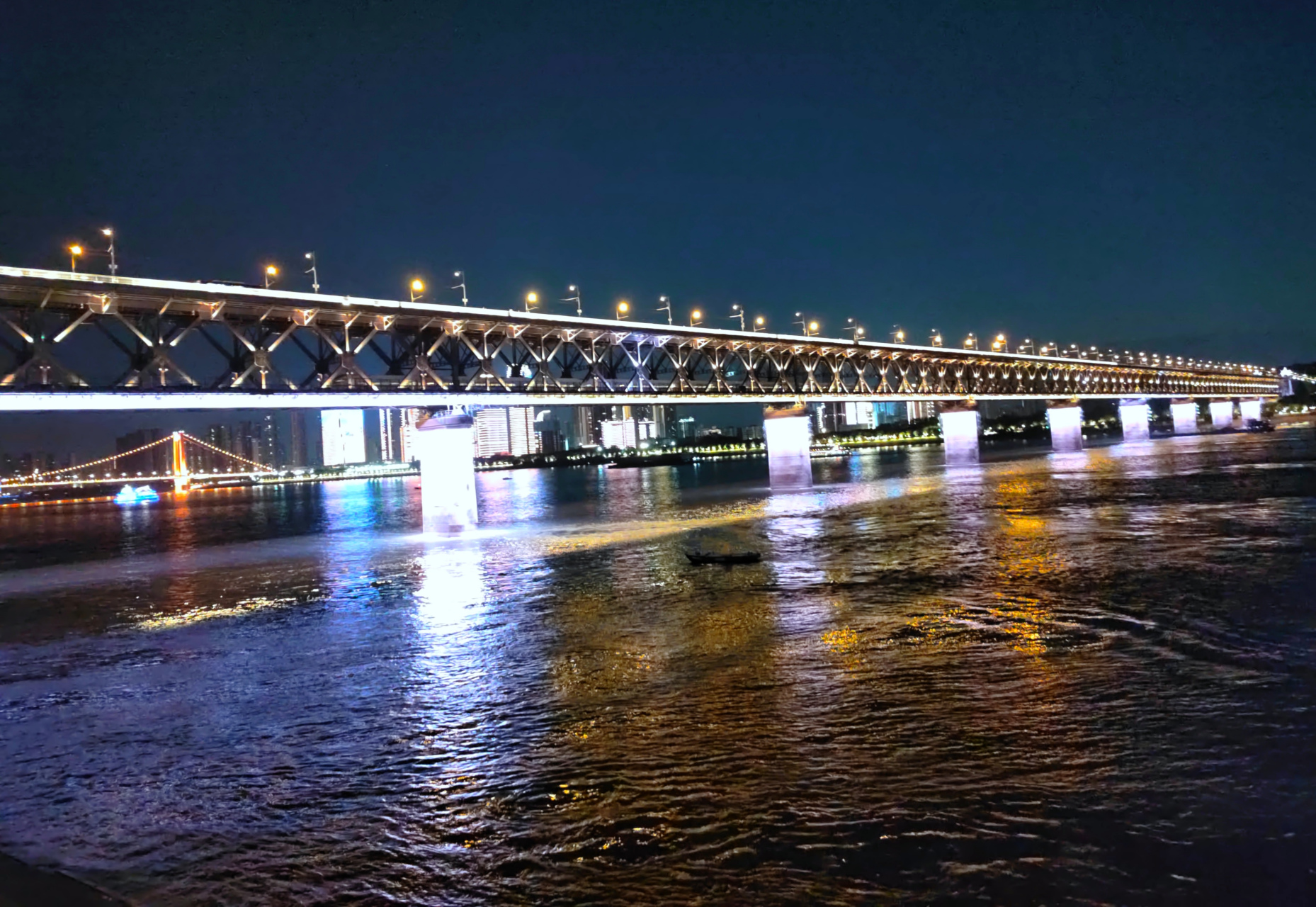自然风光#8月23日晚的武昌江滩夜景!