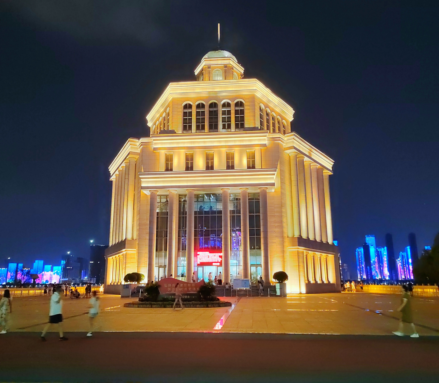 自然风光# 19日的汉口江滩夜景!