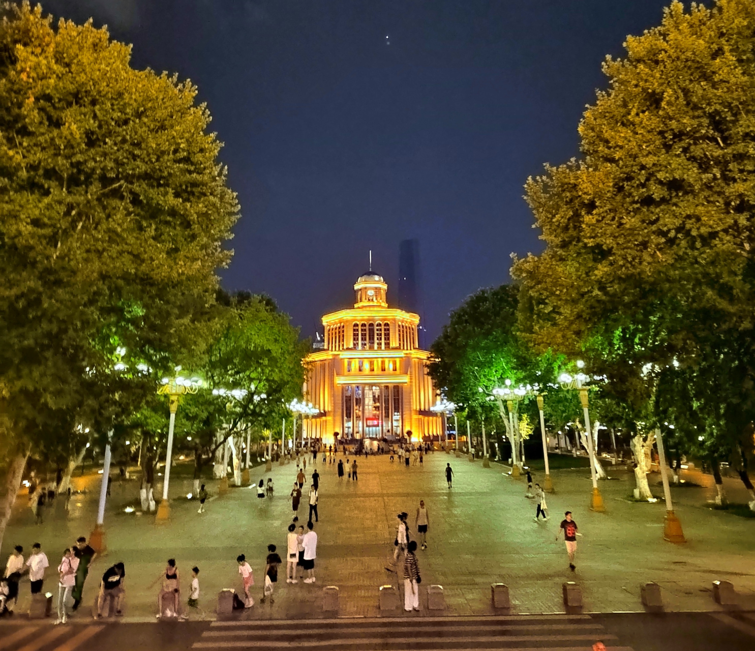 汉口江滩夜景图片