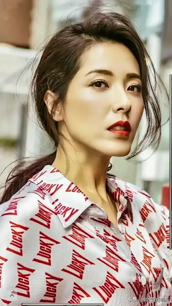 比例不协调,导 女明星曾黎的脸长脸女明星长脸明星女图片曾黎:我医美