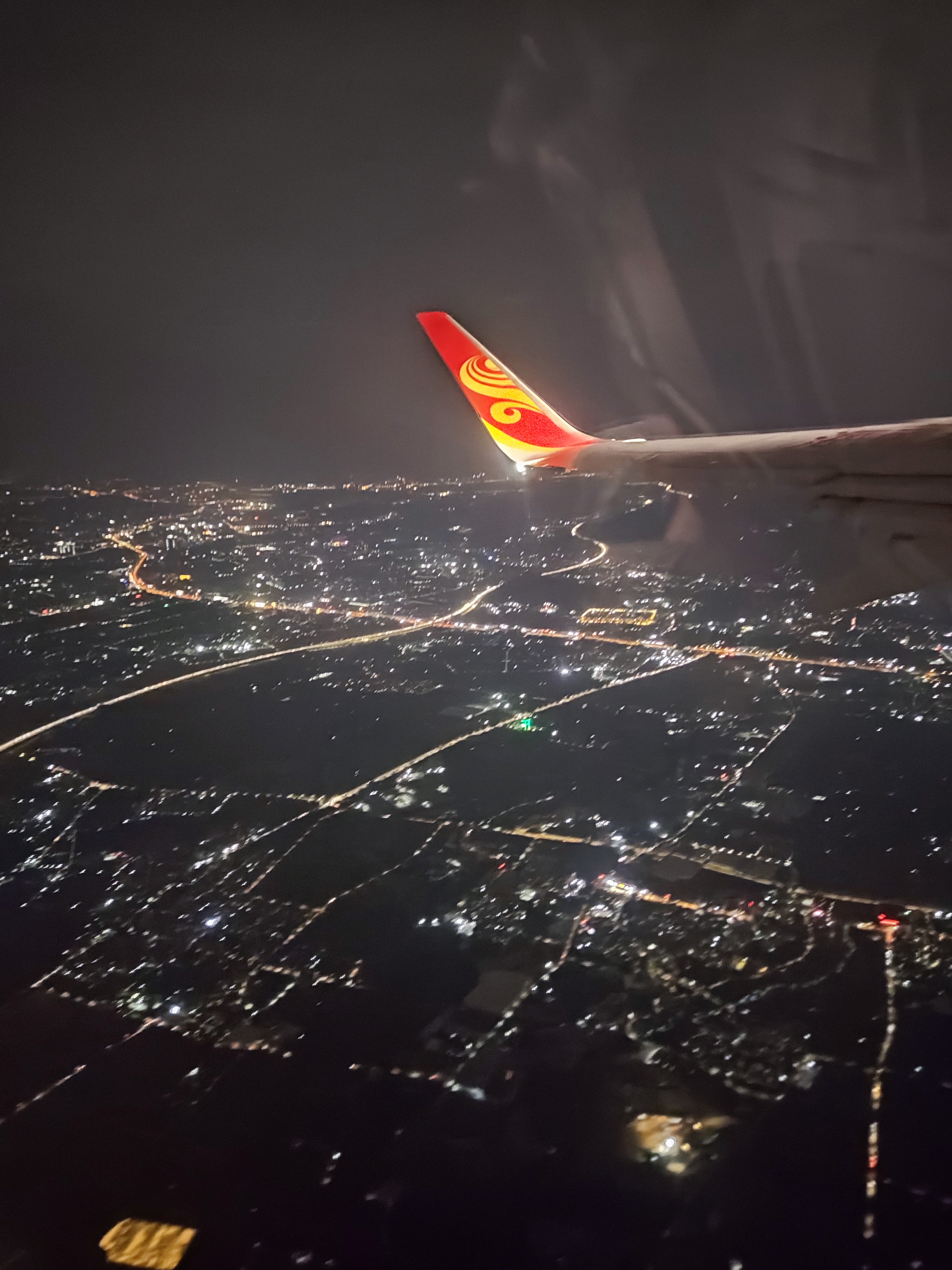 飞机夜晚在空中图片图片