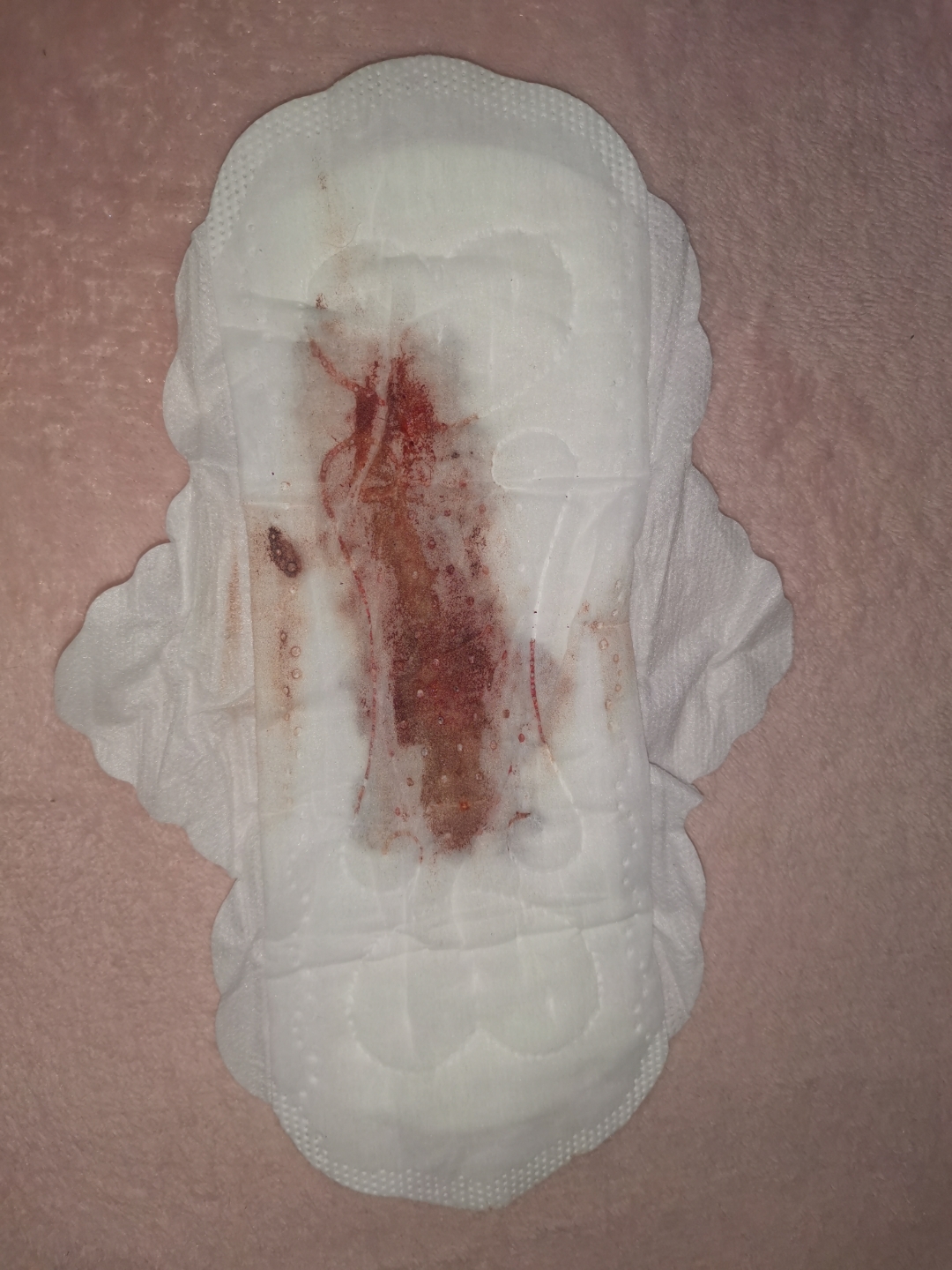 昨天2月7日在k4050火车硬坐捡的姨妈巾