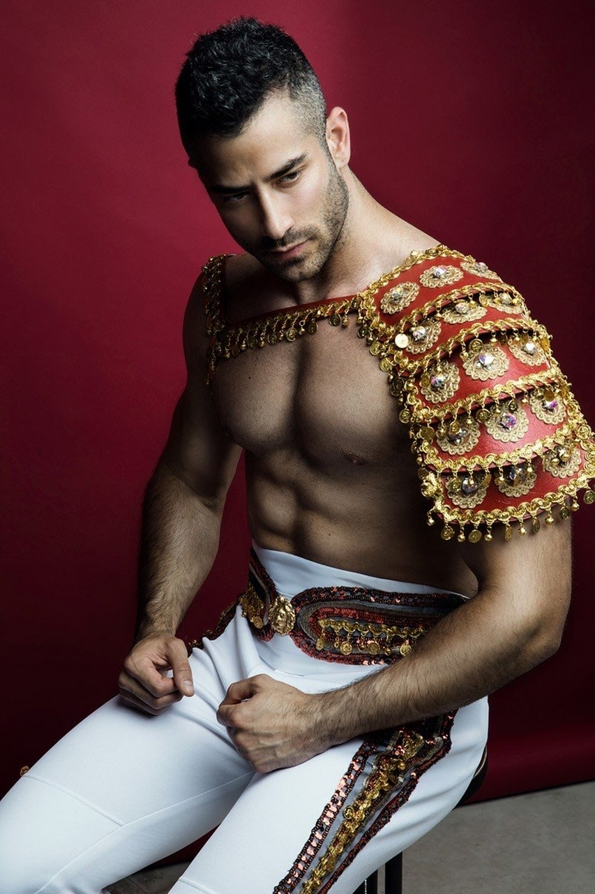 jonathan guijarro是一名西班牙模特,出生于1987年4月12日,在jonathan