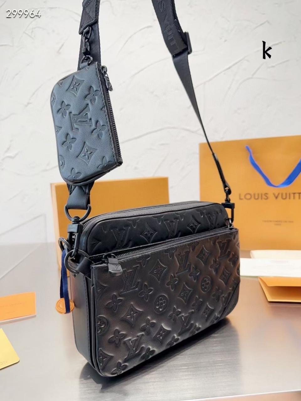 lv包包男士三合一黑武士三件套trio邮差包  .