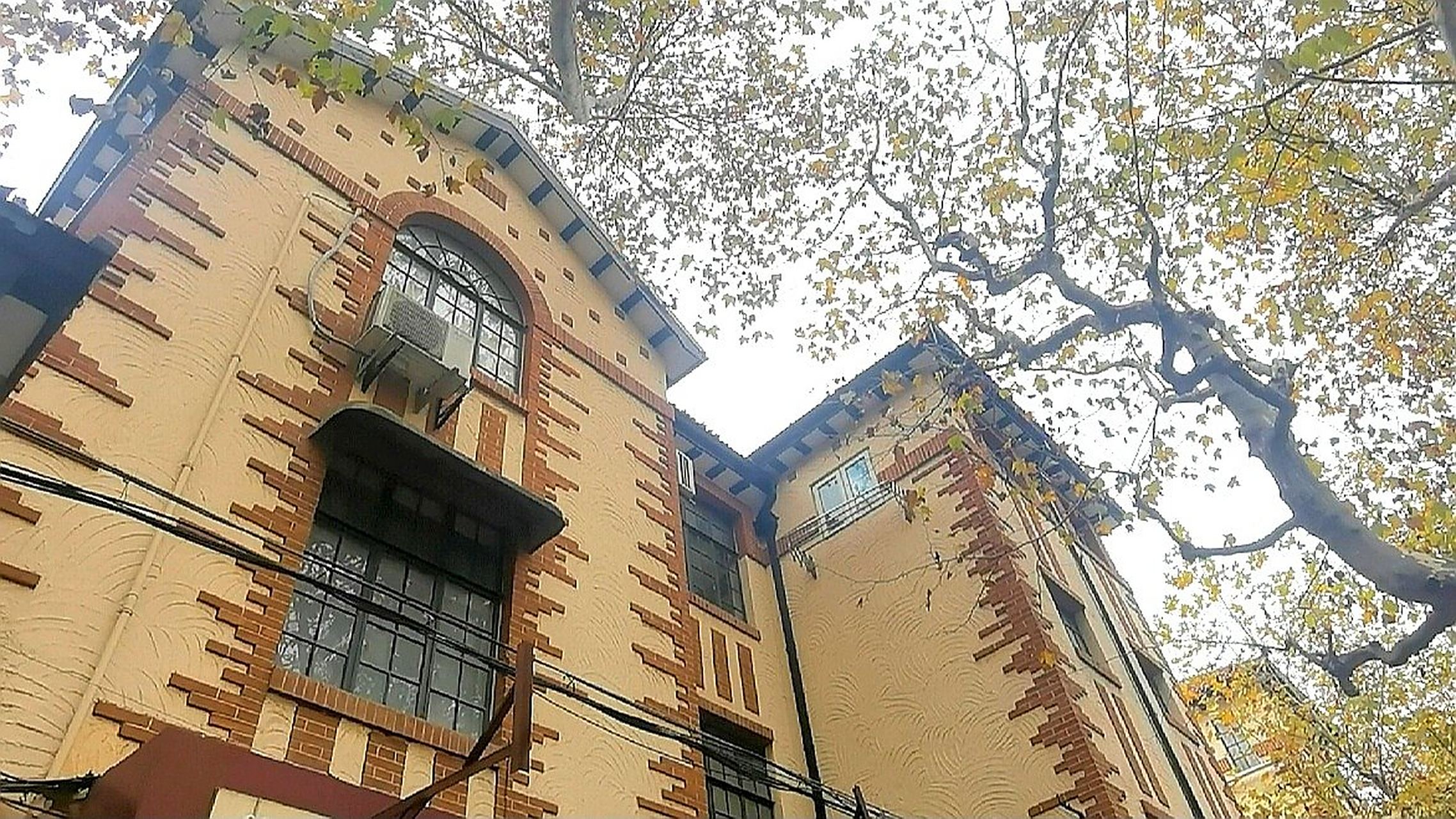 复兴中路克莱门公寓,1929年由比利时人克莱门和教会出资建造,为经营性