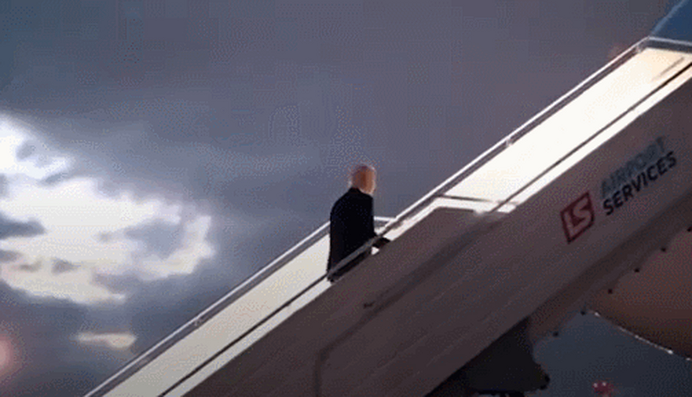 美国版垂帘听政#拜登深陷老年痴呆传闻漩涡,认知能力遭受包括专业