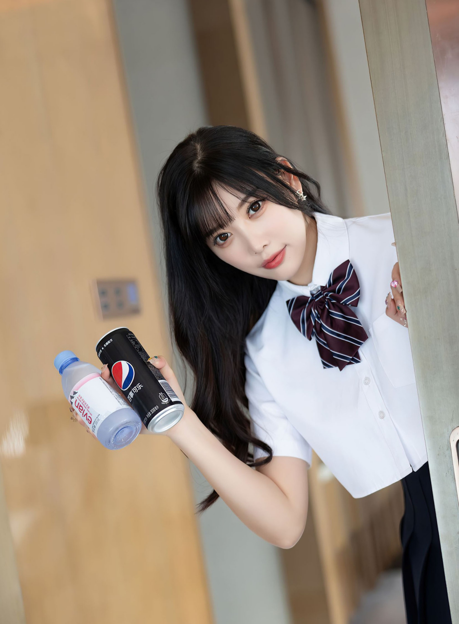 性感不是骚# 女神杨晨晨jk制服写真,清爽利落的学姐风范