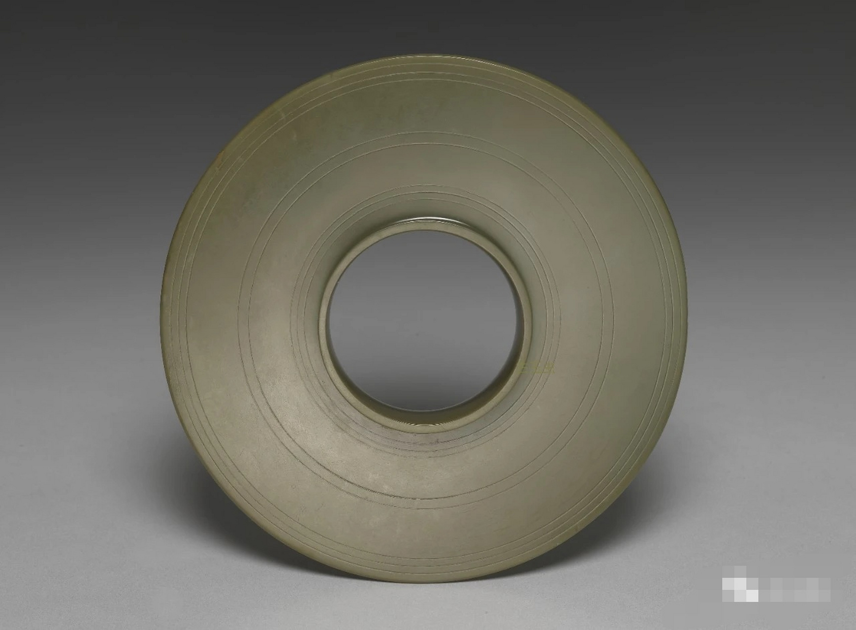 商代特色有领玉璧