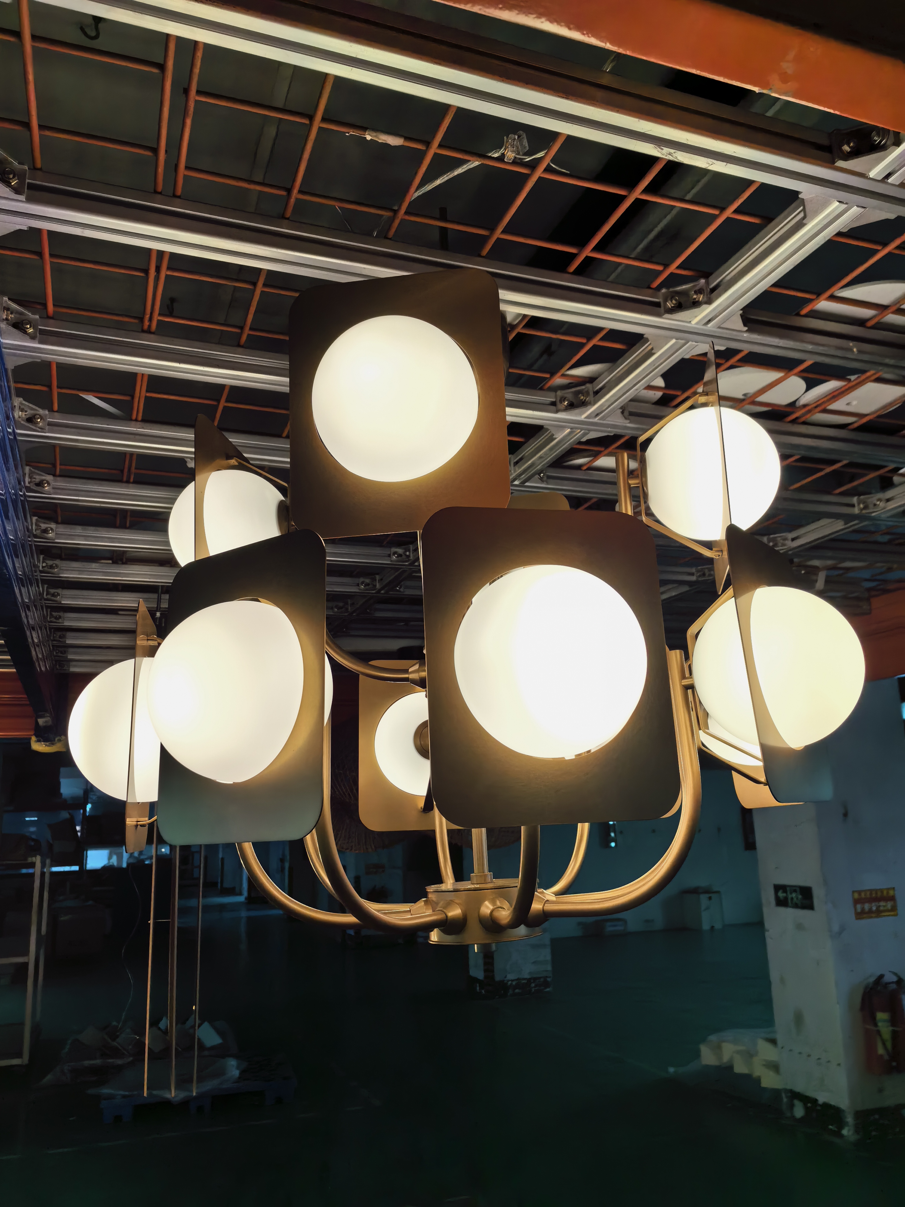 夜夜夜漫长,心情也如这夜色,朦胧而深沉