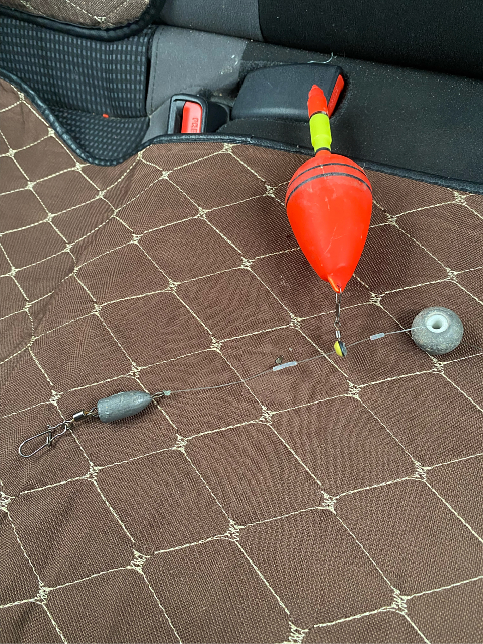 太空豆-调节浮漂钓水深度 2.定风坠-让浮漂在水中静止状态 3.