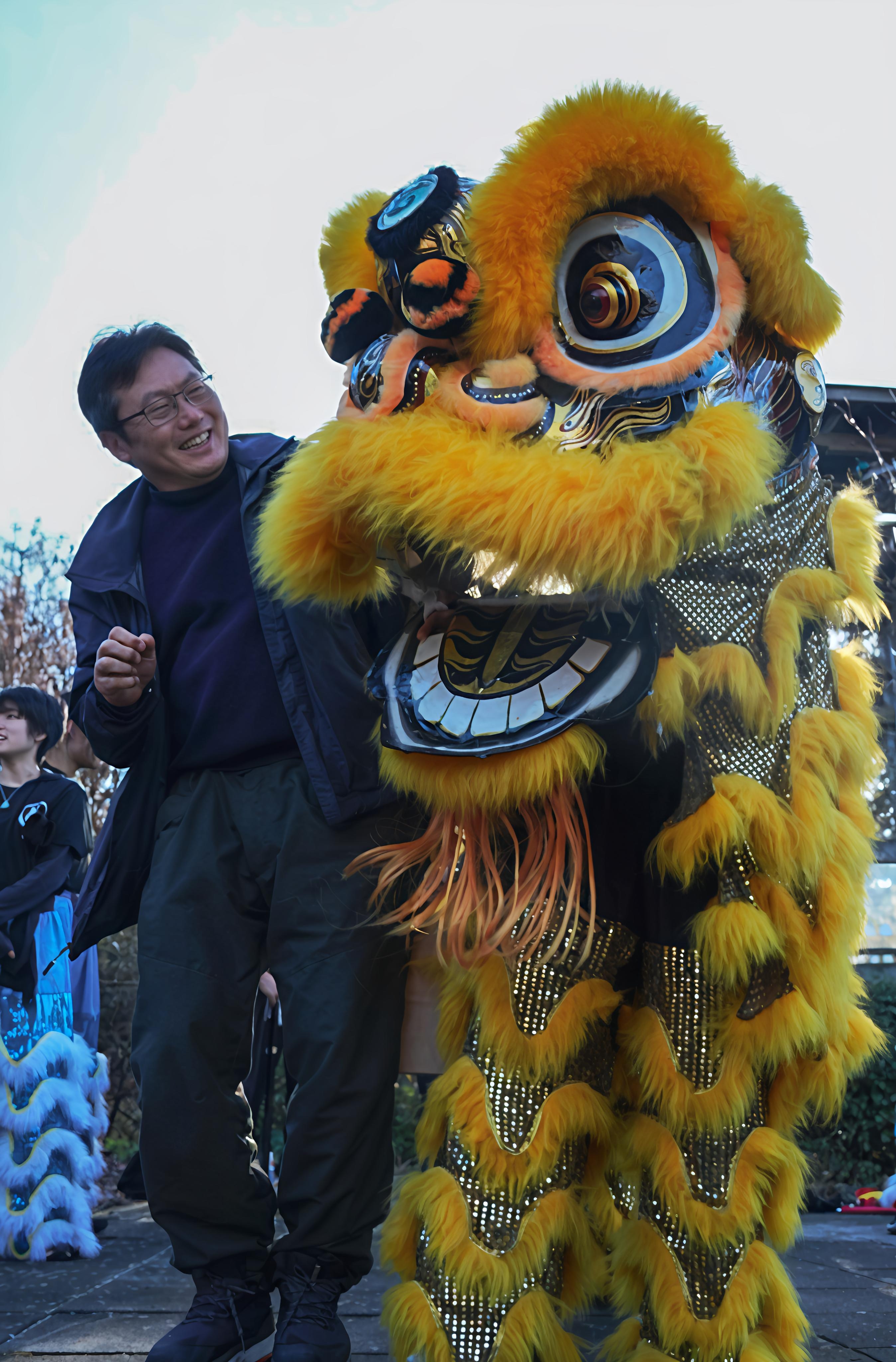 年轻的时候,觉得自己总怀才不遇,看不惯周围的一些人和事