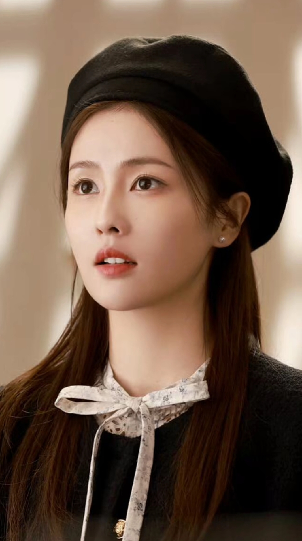 捕捉到女神一抹温柔的瞬间,美得让人心动!白鹿