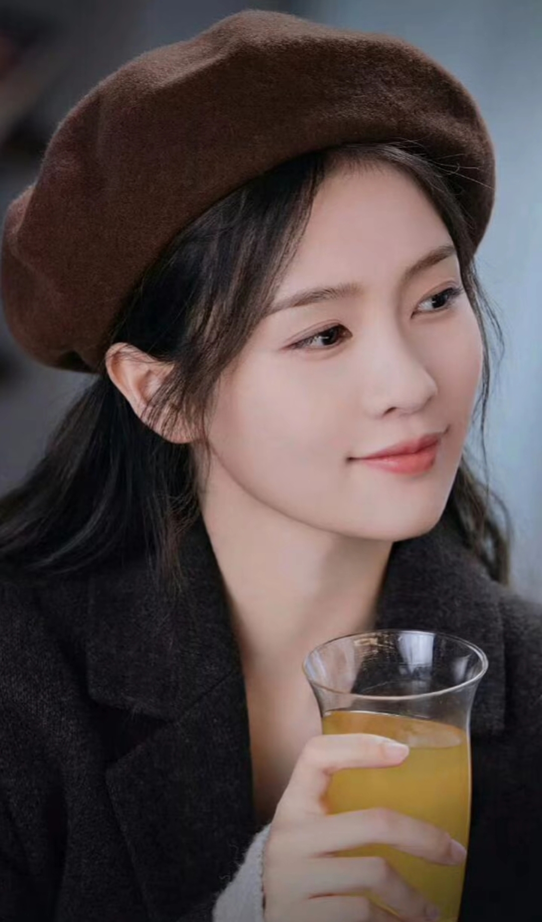 捕捉到女神一抹温柔的瞬间,美得让人心动!白鹿