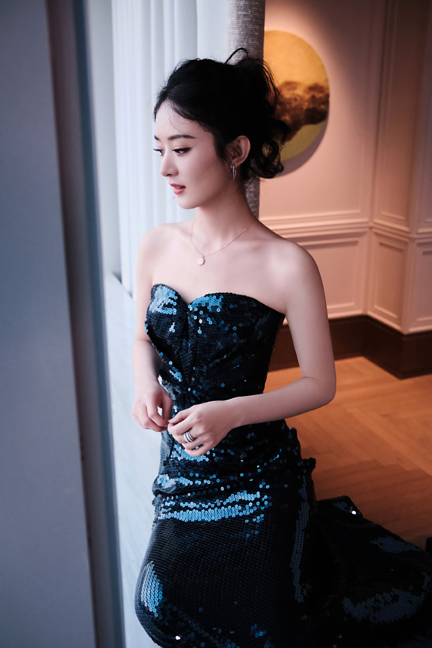 [庆祝]【赵丽颖浪琴表活动沈阳站蓝色抹胸礼服】[鲜花] 赋予时光恒久