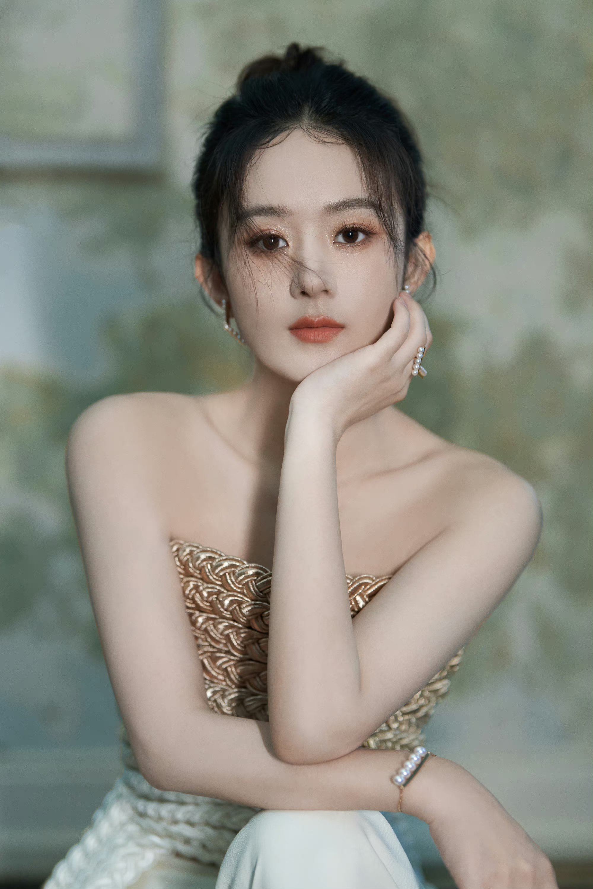 女神赵丽颖新造型出炉了! 颖火虫们快来收图了!