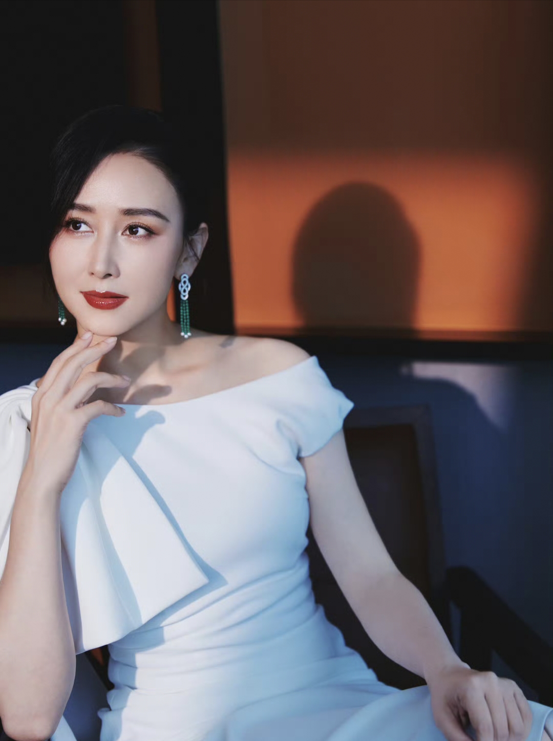 女星胡静,是个实力派演员,出演过很多经典作品,大家