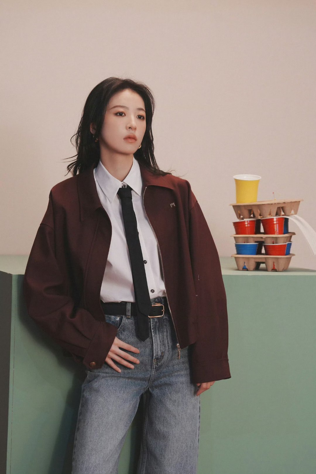 女星周雨彤时尚清新造型,这姑娘好会穿搭啊,有女神范,也有魅力气质