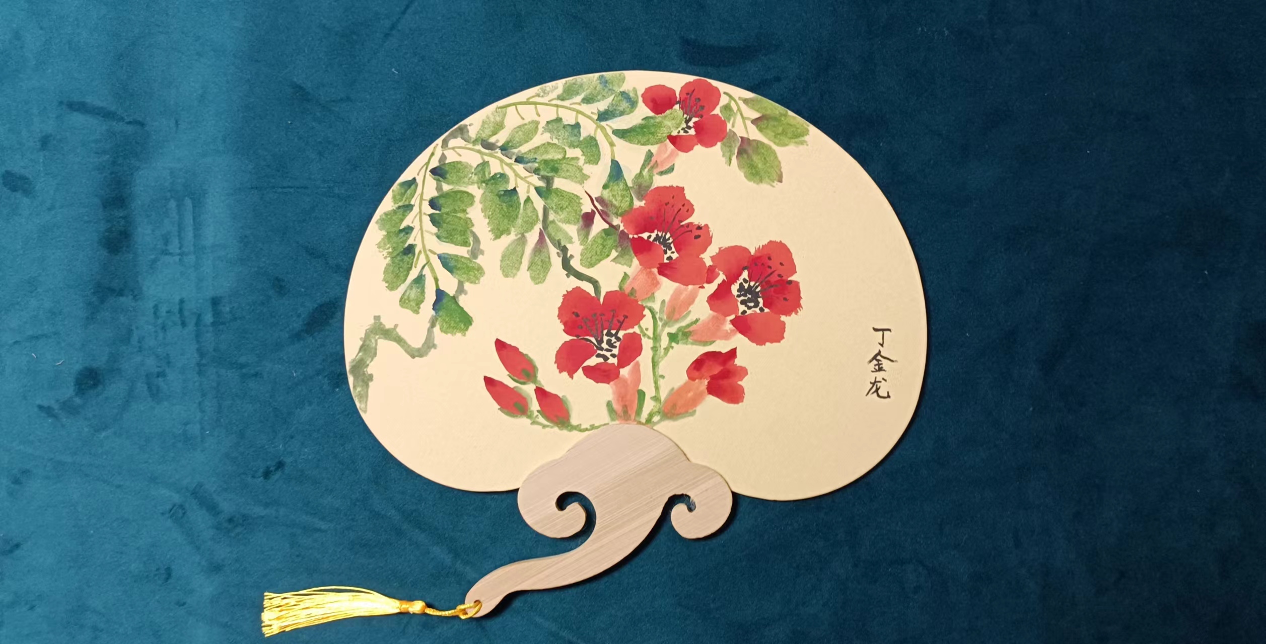 夏天的国画课孩子们最开心的就是画扇子啦