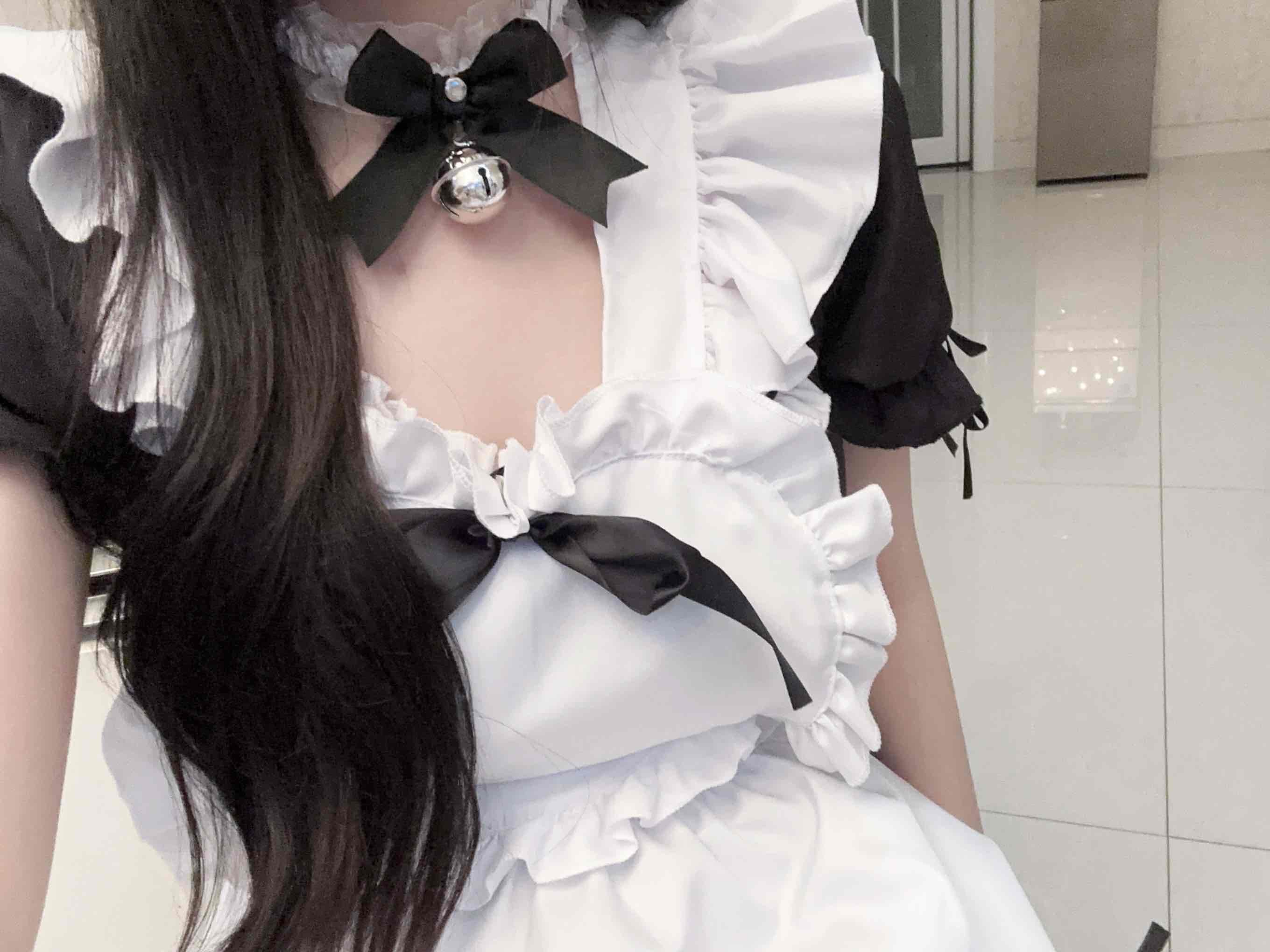 铃铛少女,黑白配可爱满分
