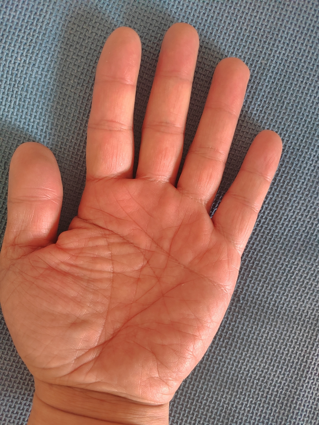 看看你的手是聚财还是漏财