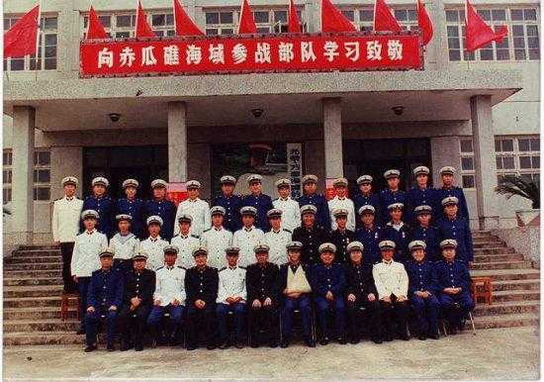 如虎添翼 "1988年中越赤瓜礁海战:击沉越船2艘,重创越船1艘,俘虏越军