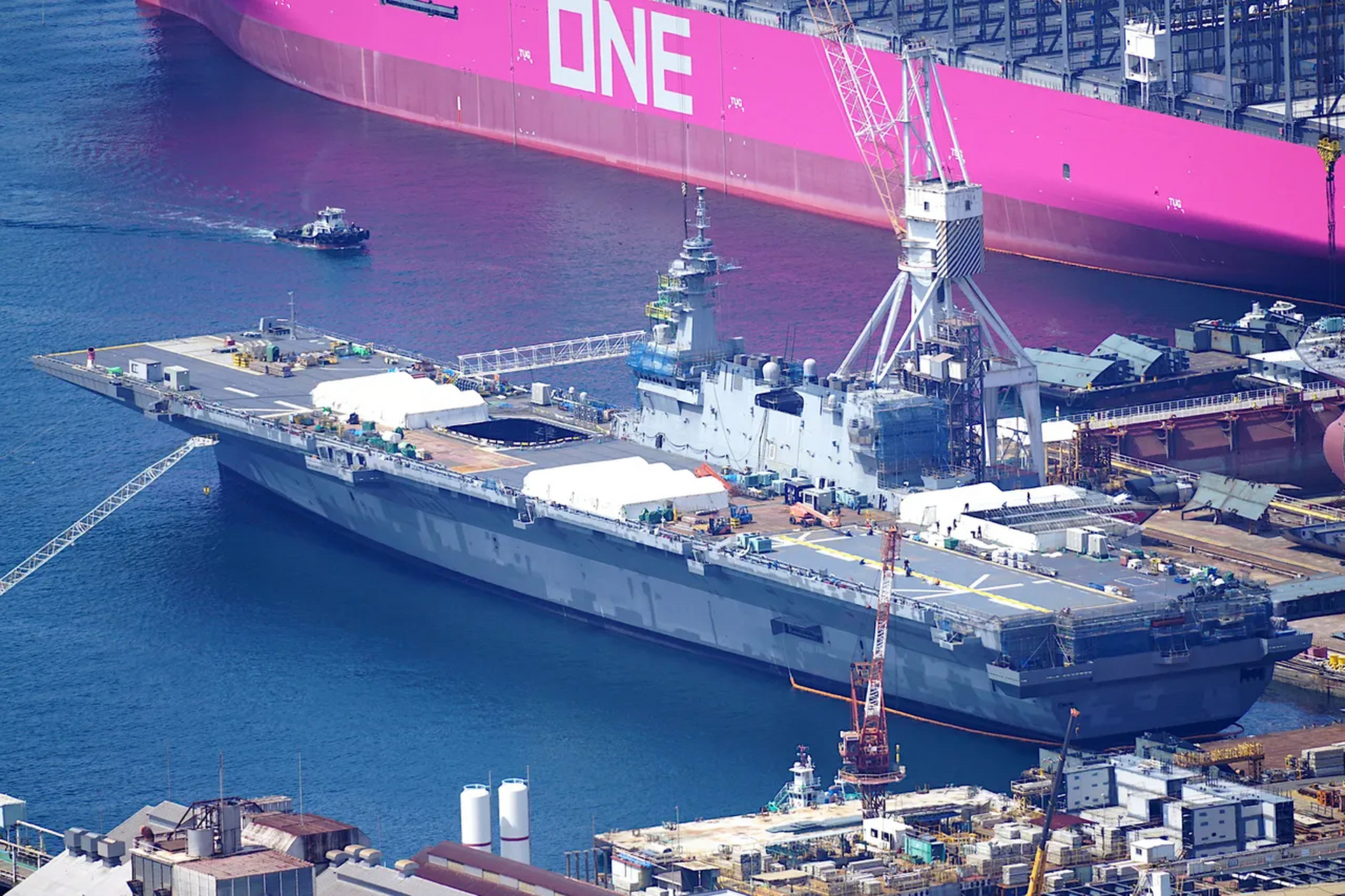 从去年3月到今年4月,加贺号的船体改装只有短短一年,主要就是更换了