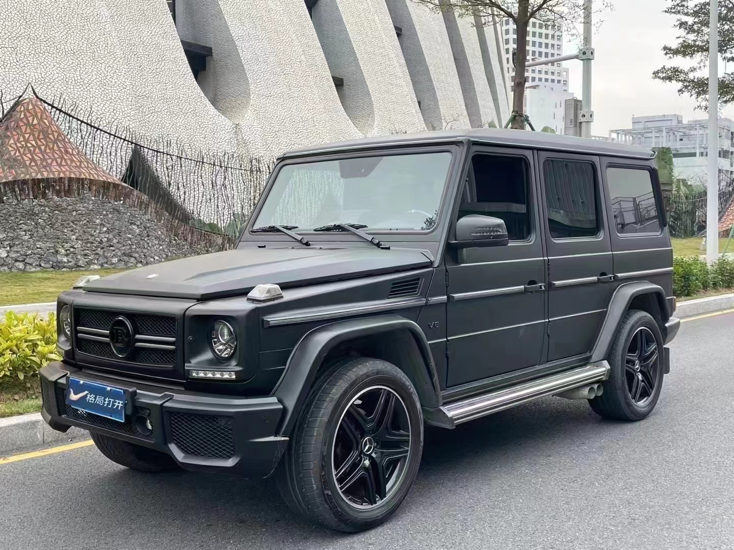 5l-v8大心脏 7挡手自一体 388匹马力 多功能方向盘 导航大屏 电动天窗