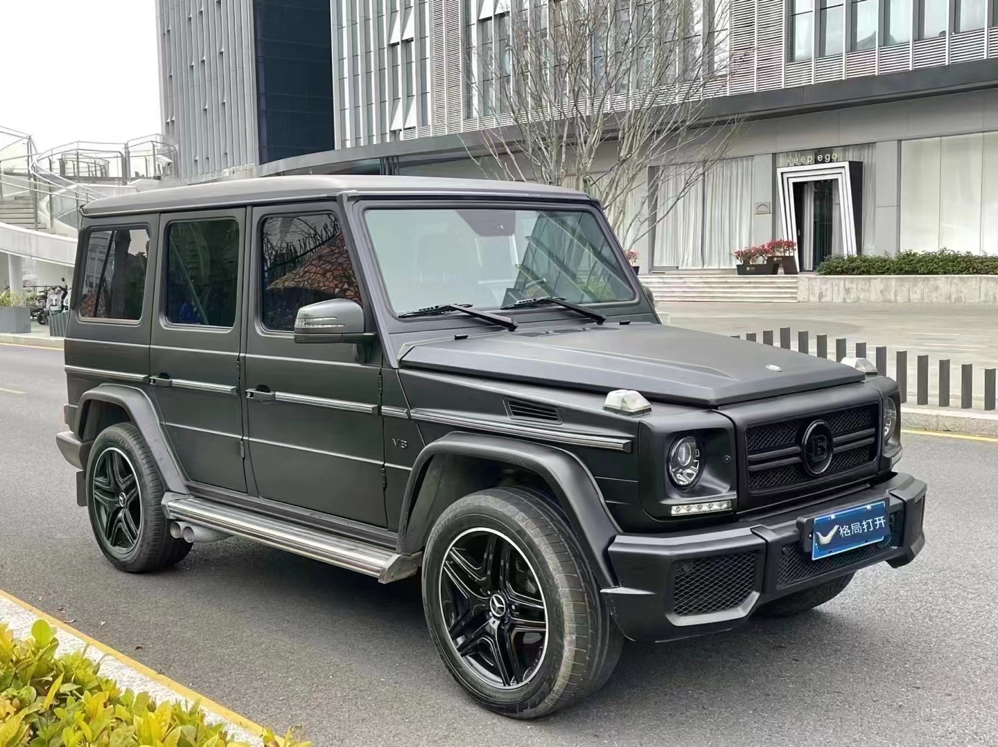 5l-v8大心脏 7挡手自一体 388匹马力 多功能方向盘 导航大屏 电动天窗