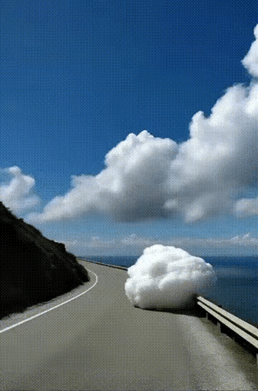 快看,那一朵云掉下来了.[滑稽][滑稽].