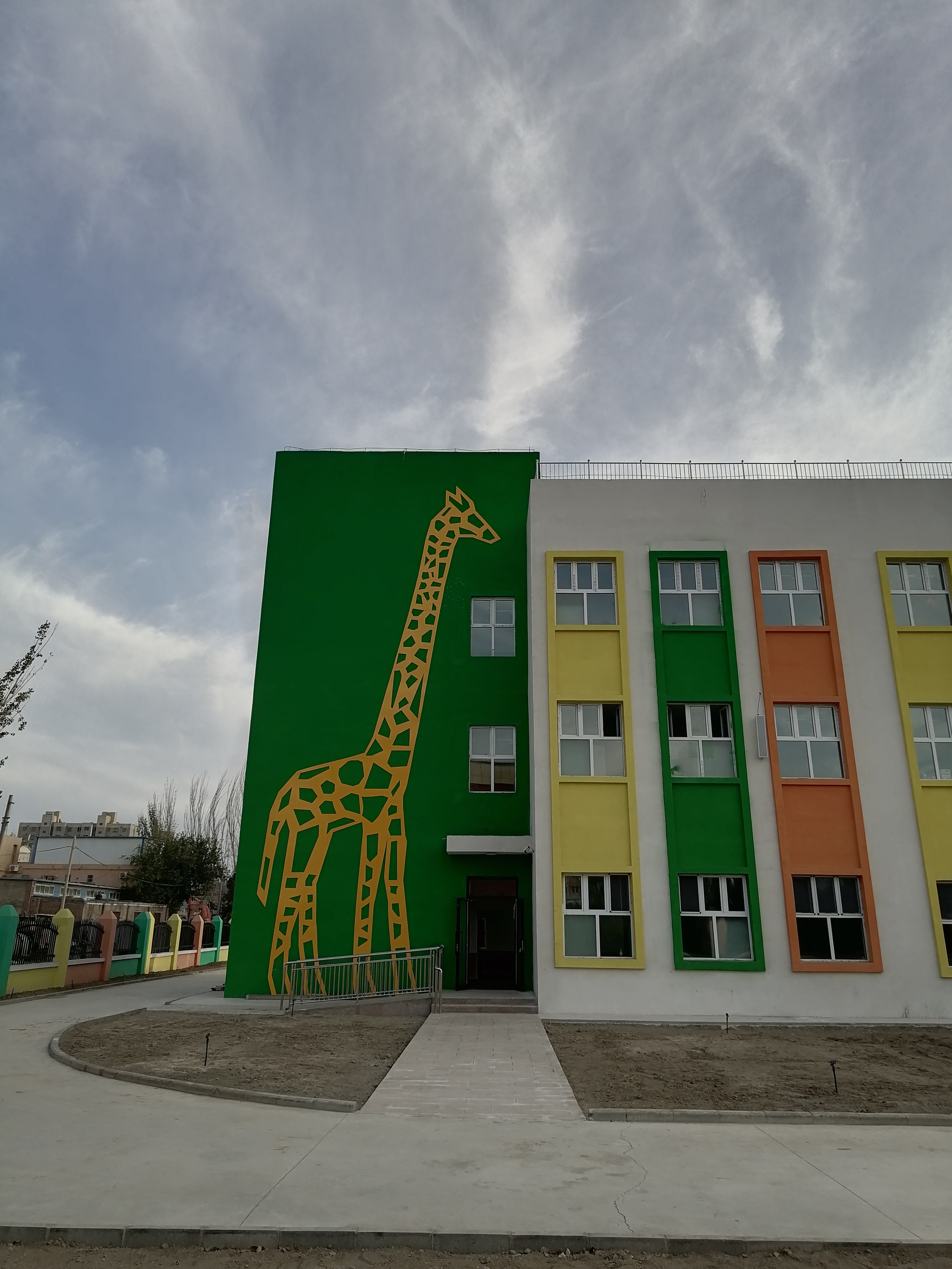 这里的风景如诗如画,热情的人们和独特的文化令人心生敬畏