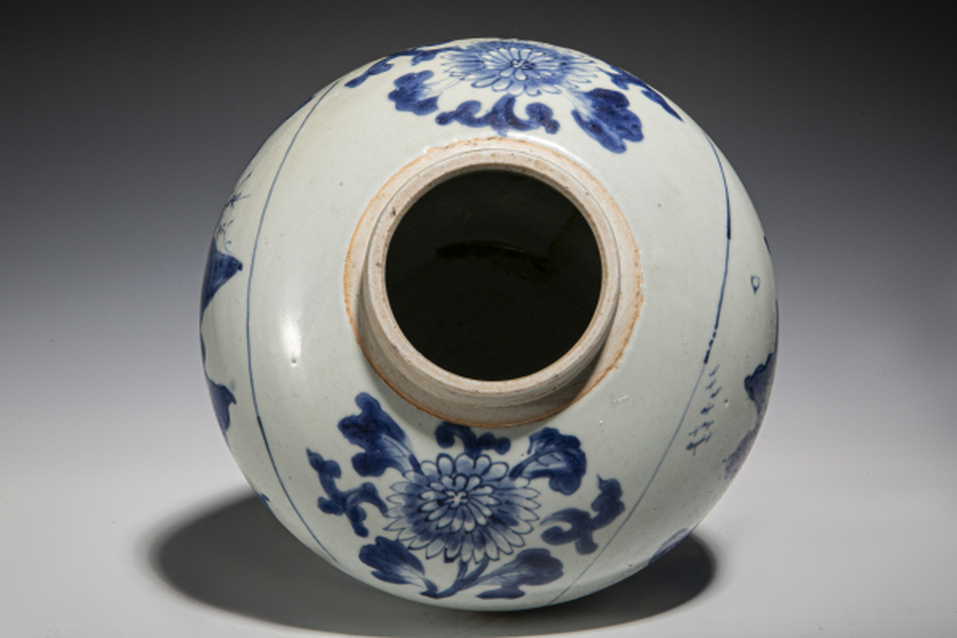 古董艺术品# #瓷器鉴赏# 此件清顺治·青花开窗山水花卉纹罐,口径cmm