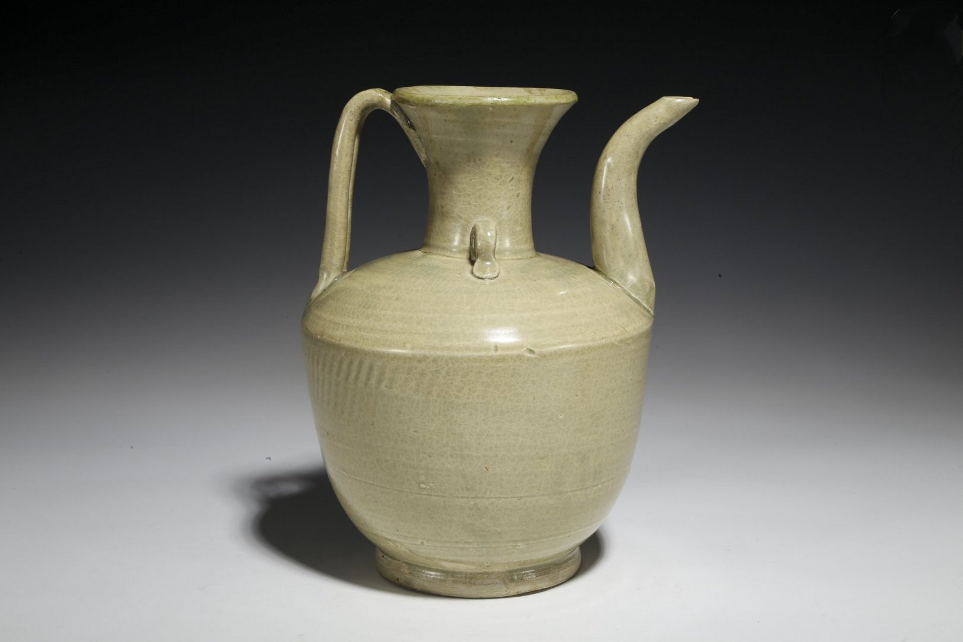 古董艺术品# 此件宋影青釉执壶,口径8cm,高21.8cm,底径9.