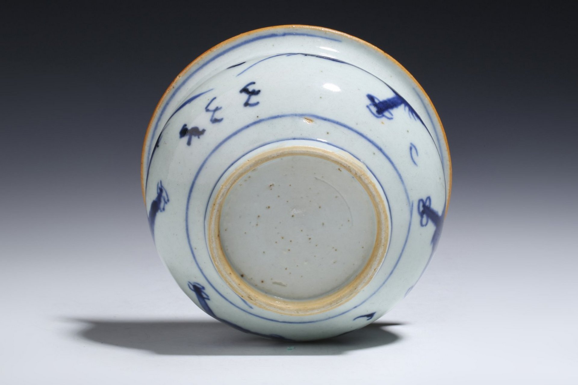 古董艺术品# #瓷器鉴赏# 此件清早期·青花双龙戏珠纹钵式炉,口径