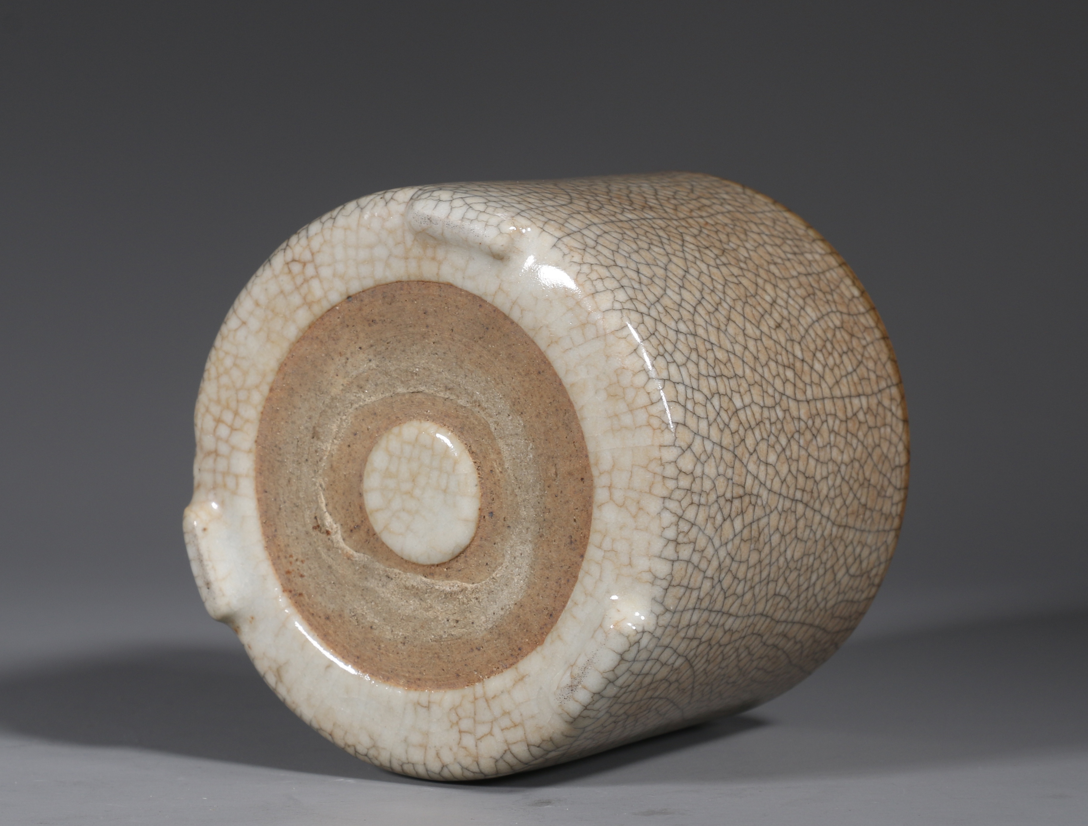 古董艺术品# 藏品描述:哥釉香炉是中国古代瓷器的精品,以哥窑特拥的