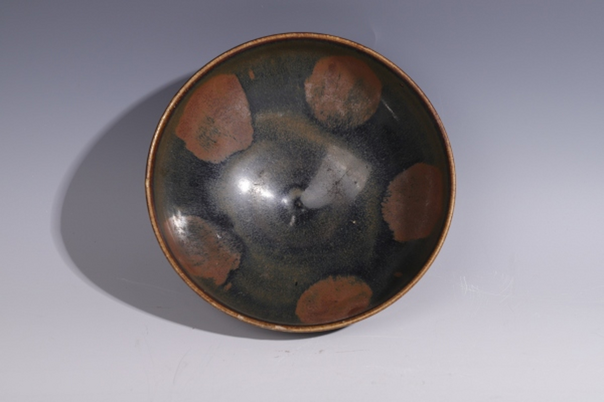 古董艺术品# #瓷器鉴赏# 此件金元·磁州窑铁锈花油滴碗,高8cm,口径