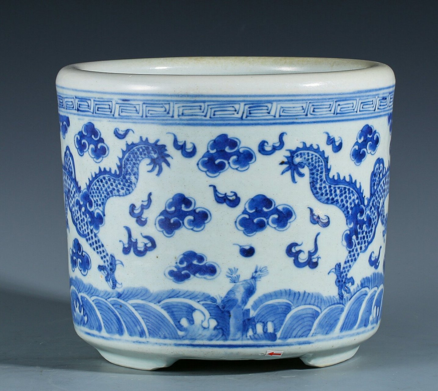 瓷器鉴赏#  此件清中晚·青花双龙戏珠纹香炉, 口径20cm,高17.