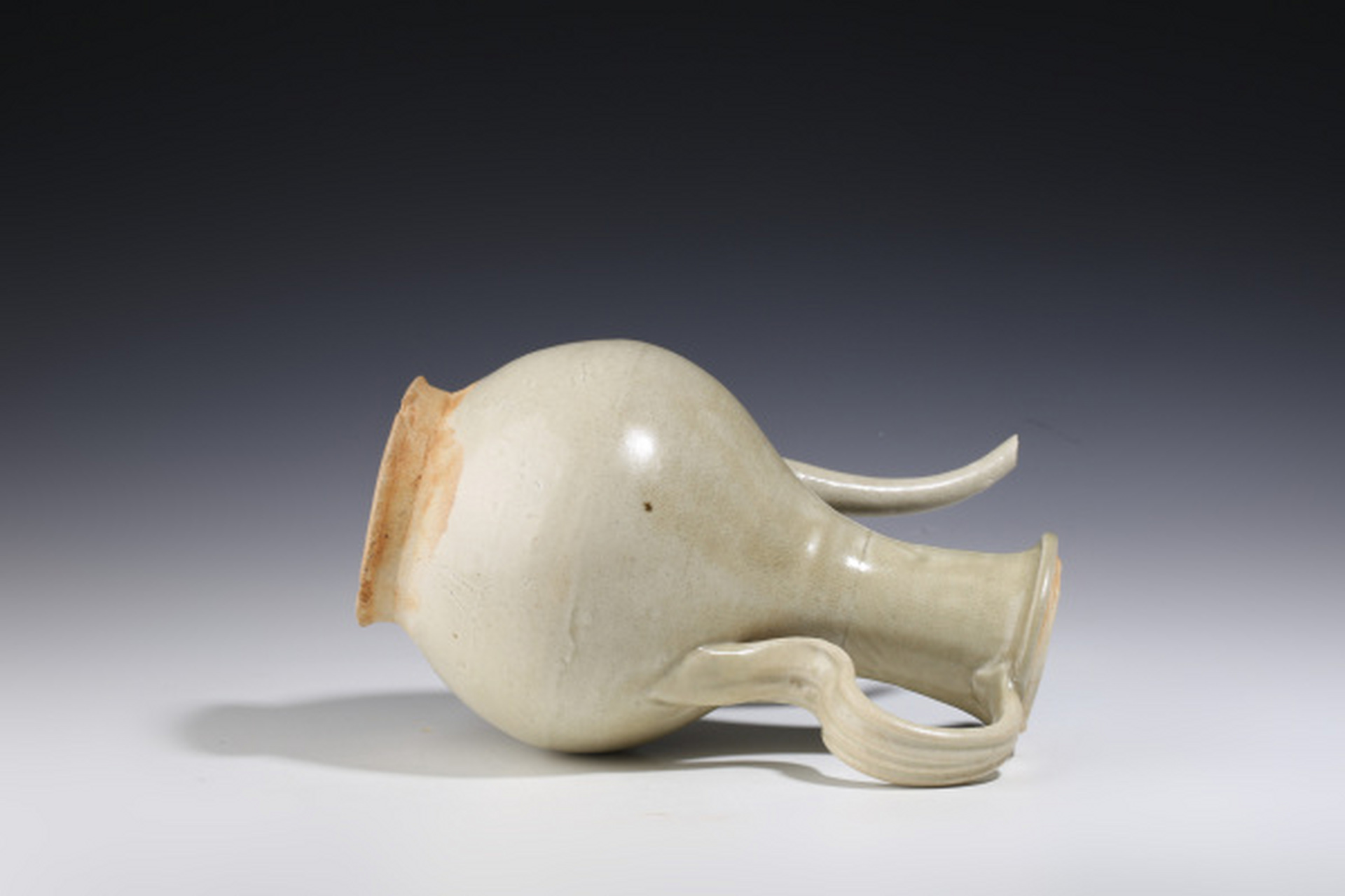 瓷器鉴赏# 此件宋·影青釉执壶,口径7.8cm,通高25.