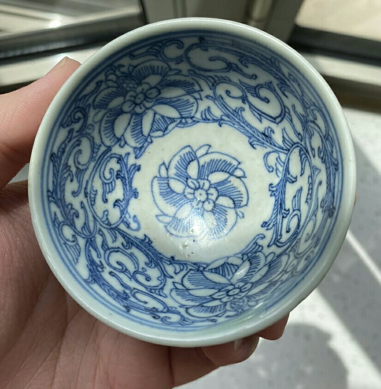 瓷器鉴赏实录#瓷器#  &藏友咨询:乾隆嘉庆时期豆青釉内青花小茶杯一只