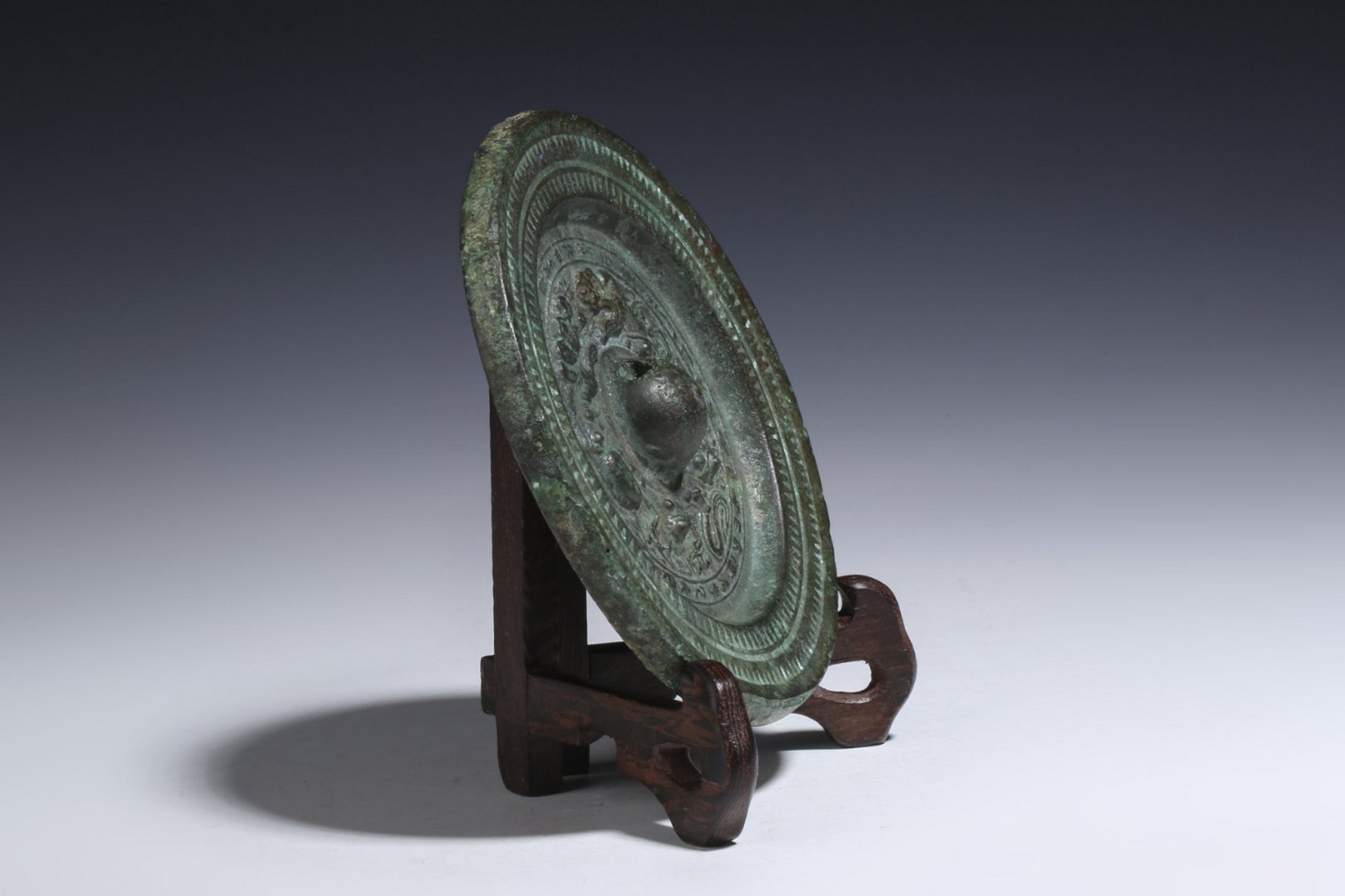 古董艺术品# #铜佛炉鉴定# 此件宋·仿汉龙虎镜,直径12.