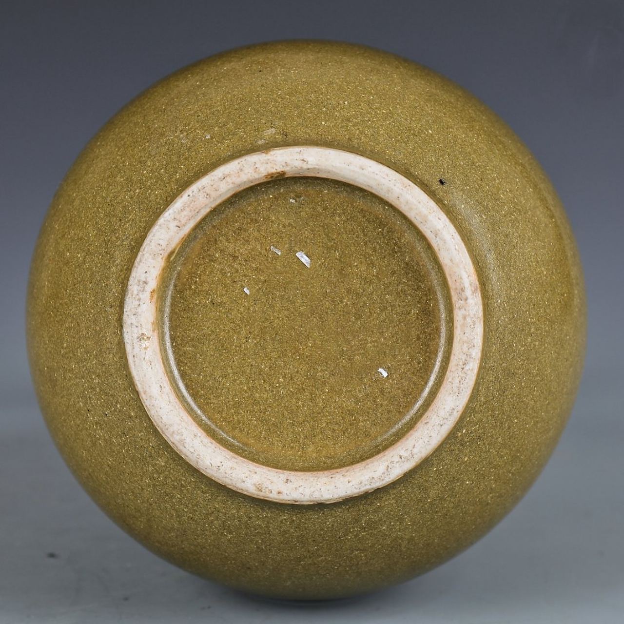 古董艺术品# #瓷器鉴赏# 此件晚清民国-茶叶末釉玉琵琶尊,高22cm