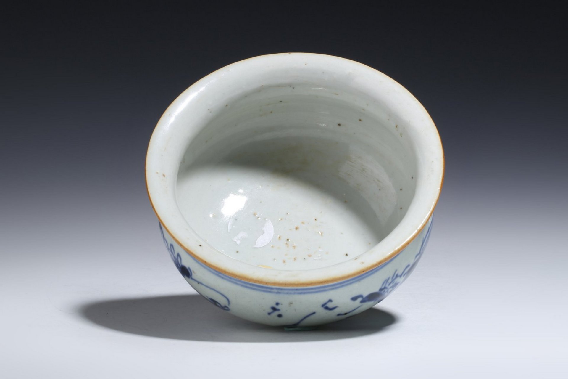 古董艺术品# #瓷器鉴赏# 此件清早期·青花双龙戏珠纹钵式炉,口径