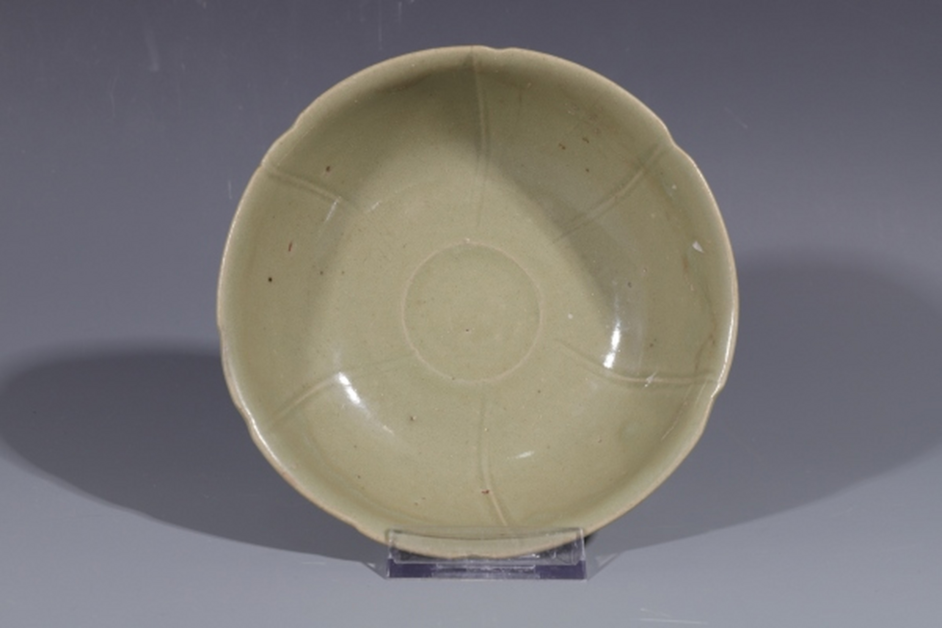 古董艺术品# #瓷器鉴赏# 此件元·龙泉窑青瓷花口出筋碗,高6cm,口径